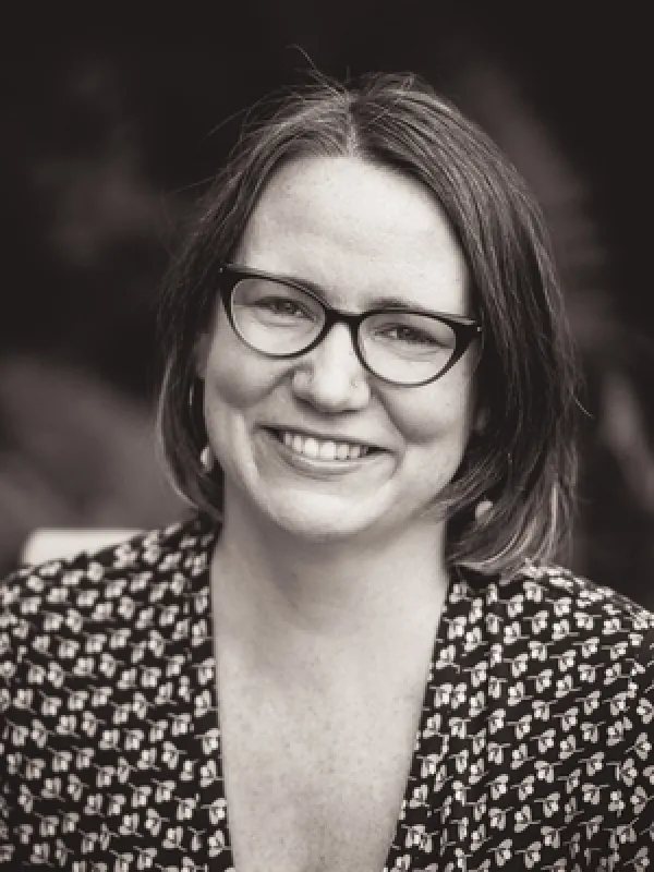 Molly Farrell headshot
